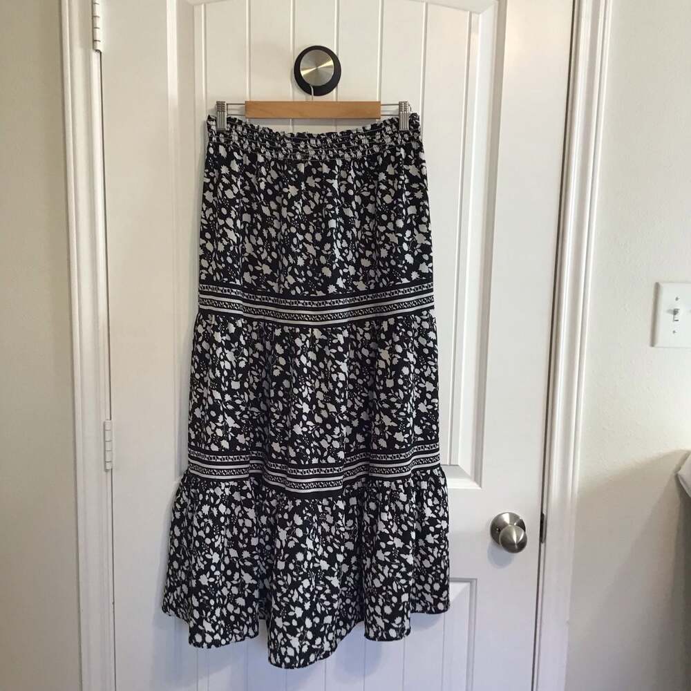 Max Studio Black White Floral Tiered Smocked Waist Maxi Skirt Medium Chic - Picture 2 of 9